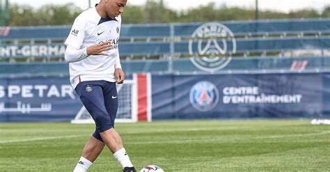 Mercato Psg Le Club En Passe D Tre Doubler Sur Un Dossier