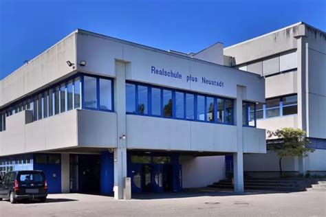 Realschule plus Architektenwettbewerb für Neubau Neustadt