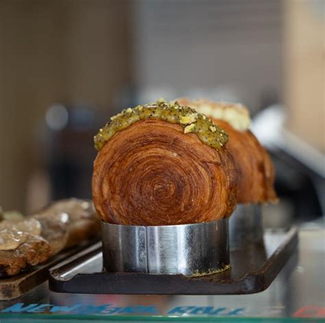 El Dulce Que Enamora New York Rolls El Croissant Redondo Relleno Que