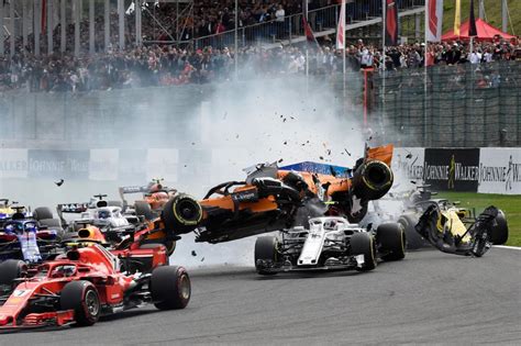 Vídeo E Imágenes Del Brutal Accidente De Fernando Alonso Que Sale Volando Tras Ser Embestido Por