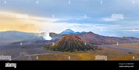 Le Parc National De Bromo Tengger Semeru En Indon Sie Avec Ses