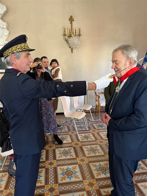 SMLH 83 Comité de Draguignan Remise des insignes de Commandeur de la