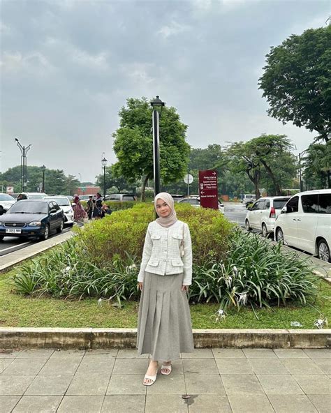 8 OOTD Hijab Feminin Ala Nola Clara Arsyi