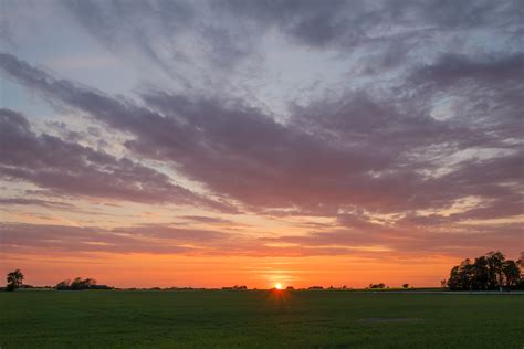 Papel de parede luz solar panorama Pôr do sol Colina natureza