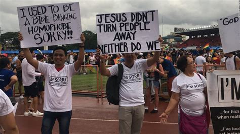 These Christians Attended A Pride Parade To Apologize For How They Ve Treated The Lgbt Community