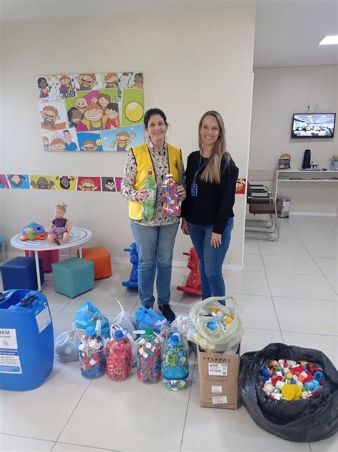 Lions Clube Doa Material Para O Projeto Bem Na Tampa Do HSC Hospital