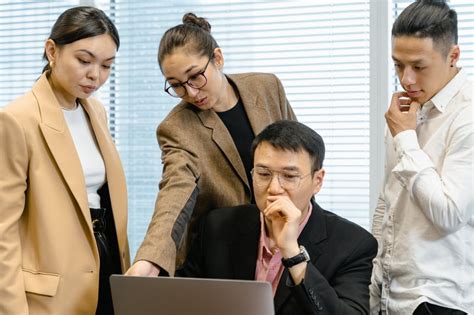 《可以善良，更要勇敢生氣》：面對職場年齡歧視，三個問題化解｜女人迷 Womany