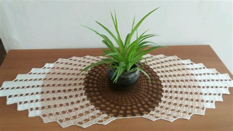 Caminho De Mesa Em Croche Elegante Degrade Elo