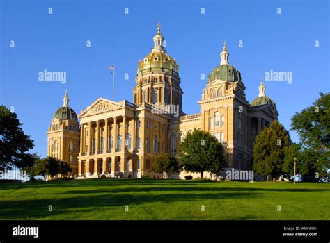 The State Capitol Building At Des Moines Iowa Ia Stock Photo Alamy