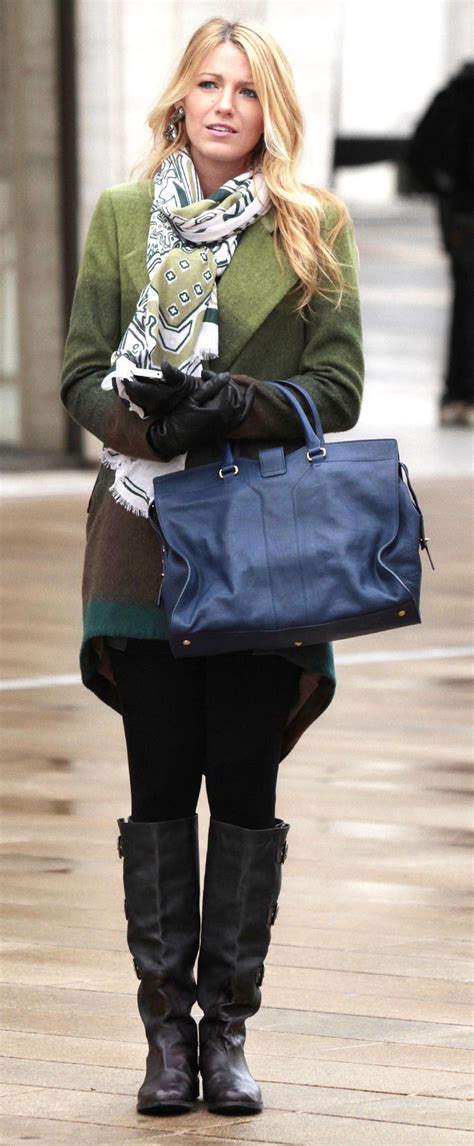 Wornontv Serenas Green Coat And Scarf With Blue Handbag On Gossip Girl Blake Lively