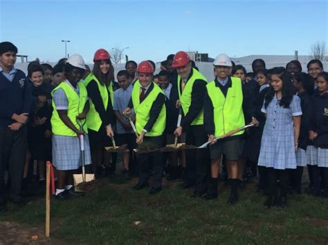 Sod Turning Tarneit P9 College Melbcon