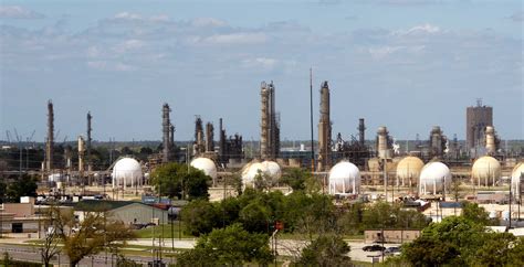 Permits indicate ExxonMobil will expand Beaumont refinery