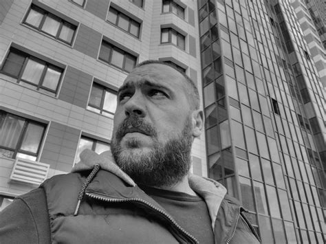 Михаил Николенко / Стихи.ру