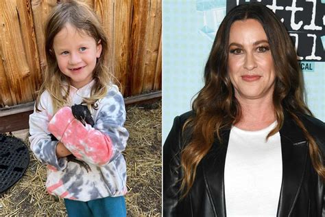 Alanis Morissette Says Daughter Onyx, 6, Does Not Call Her Mom