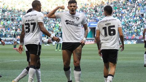 Mais que líder Botafogo abre 7 pontos no Brasileirão