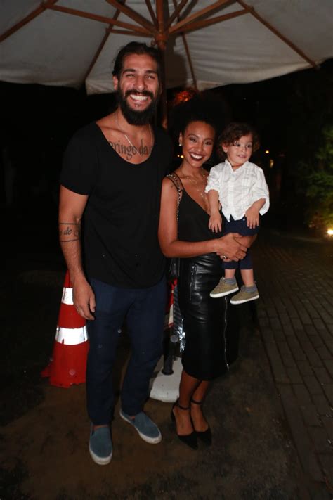 Foto Bella filha de Débora Nascimento e José Loreto fez aniversário