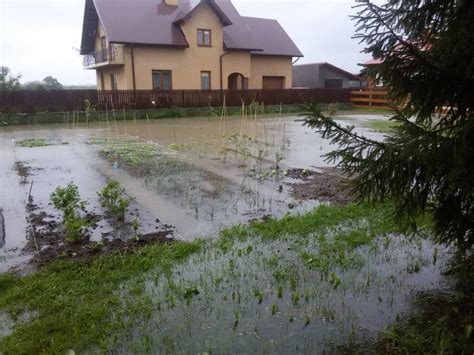 Powódź w Mielcu i okolicy Są liczne podtopienia oraz nieprzejezdne