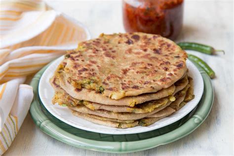 आलू का परांठा रेसिपी हिंदी में Aalu Ka Paratha Recipe In Hindi