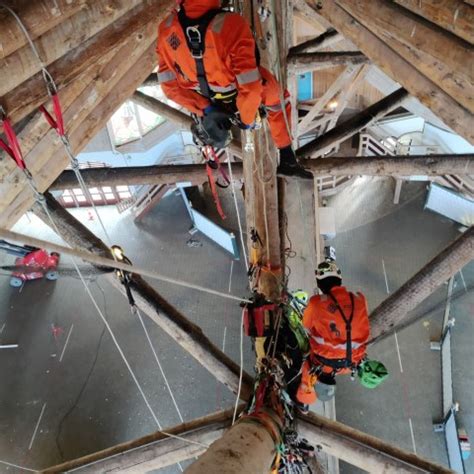 Efteling assembly work using abseiling techniques rope access - ATI ...