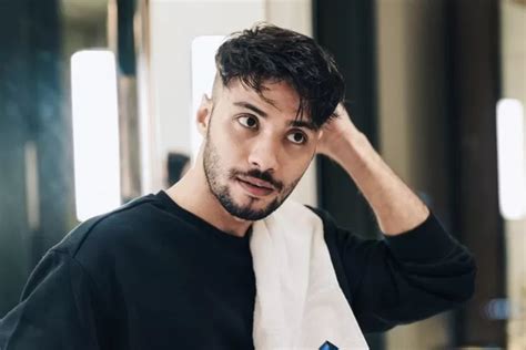 profil refal hady aktor tampan pemeran wedding agreement  digemari