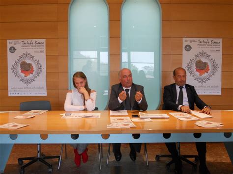 Sant Angelo In Vado Al Via La Mostra Del Tartufo Bianco Pregiato