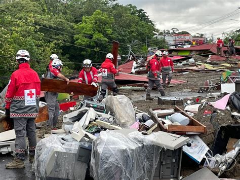 Reportan Pérdidas Materiales Por Avalancha De Tierra Y Lodo En Costa