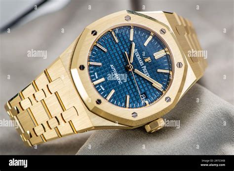 Audemars Piguet Royal Oak 15450 Stock Photo Alamy