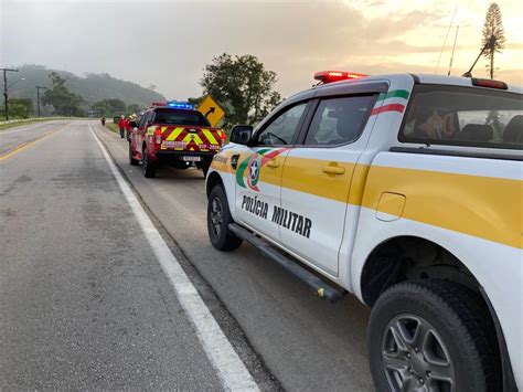 Uma Pessoa Morre E Duas Ficam Feridas Ap S Capotamento Na Rodovia Jorge