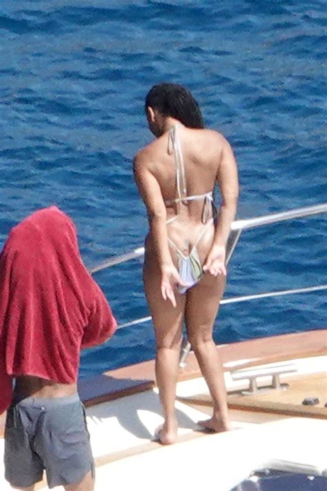 Halle Bailey Thong Slip Nip Slip Wardrobe Malfunction - Hot Celebs Home