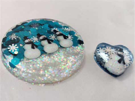 How To Make An Easy Diy Resin Ornament Christmas Diy Resin