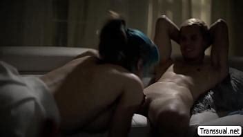 Madrastra cariñosa deja que su hijastro le folle el culo XVIDEOS