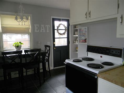 √ Cement Grey Benjamin Moore