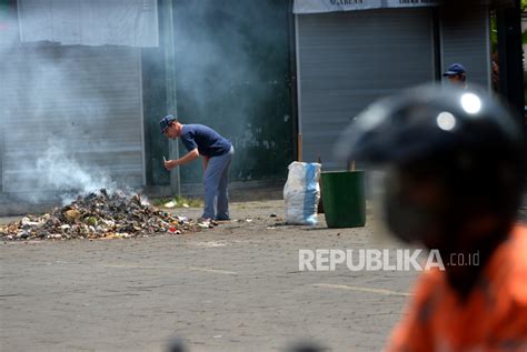 Cuaca Panas Landa Dki Pemkot Jakbar Imbau Warga Tak Bakar Sampah