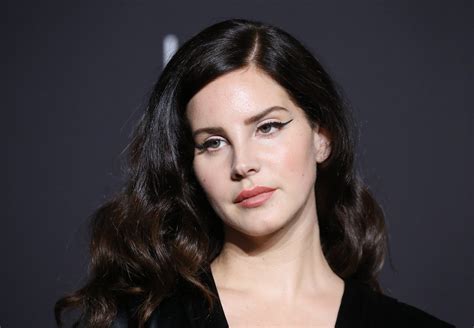 Lana Del Rey Previews New Song Looking For America” Inspired By Mass