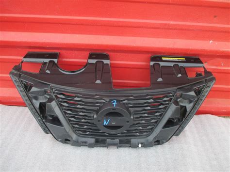 2017 2018 Nissan Rogue Front Upper Grille OEM 17 18 EBay