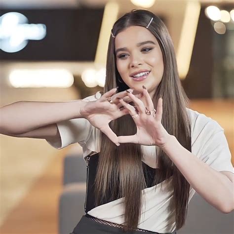 hailee steinfeld | Belas imagens, Wallpapers criativos, Roupas