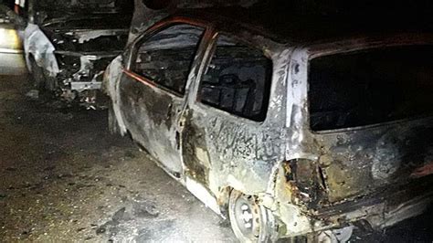 Un Fuego Calcina Tres Veh Culos Estacionados En Una Calle De Redondela