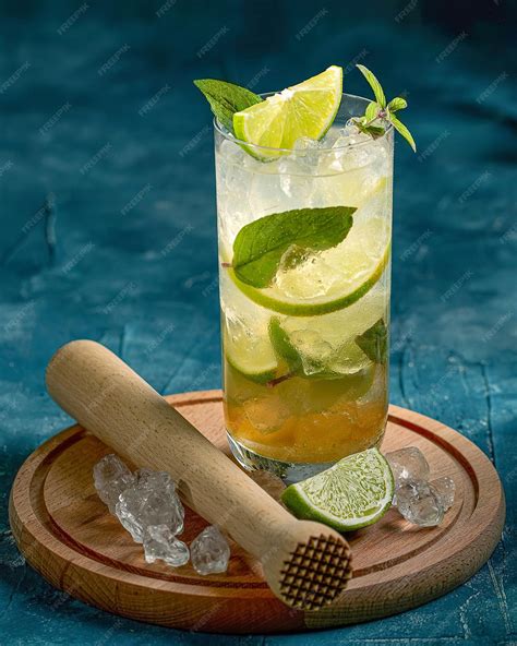 Premium Photo Fresh Drink Tropical Fruits Cocktail Frozen Glass