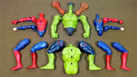 Merakit Mainan Spider Man Vs Superman Vs Hulk Smash Vs Siren Head