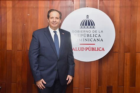 Víctor Atallah a sume como nuevo ministro de Salud Pública PaginaUno