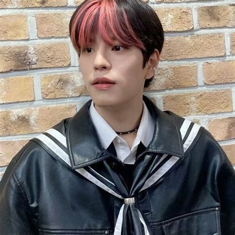 Rappers Pink Hair Highlights Hyunjin And In Things I Need To Buy