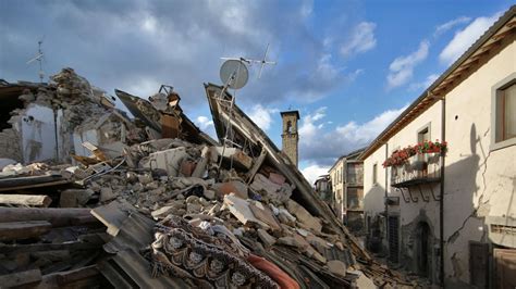 Le Foto Del Terremoto In Centro Italia Gq Italia