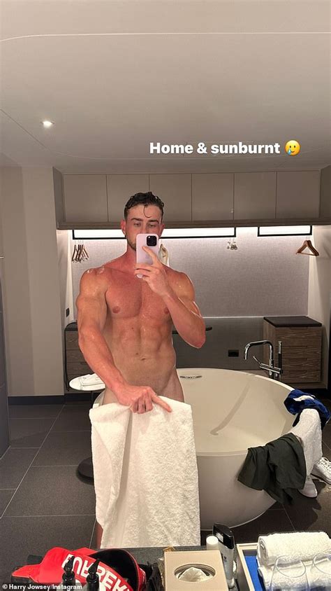 Too Hot To Handle S Harry Jowsey Shares Naked Bathroom Photo Daily