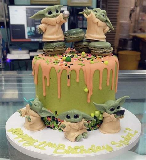 Pin By Fabrizio Rodriguez Uceda On Pastel De Star Wars Yoda Cake