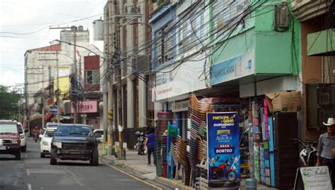 Es Un Caos Tiendas Y Talleres Se Apoderan De Calles Y Avenidas De San