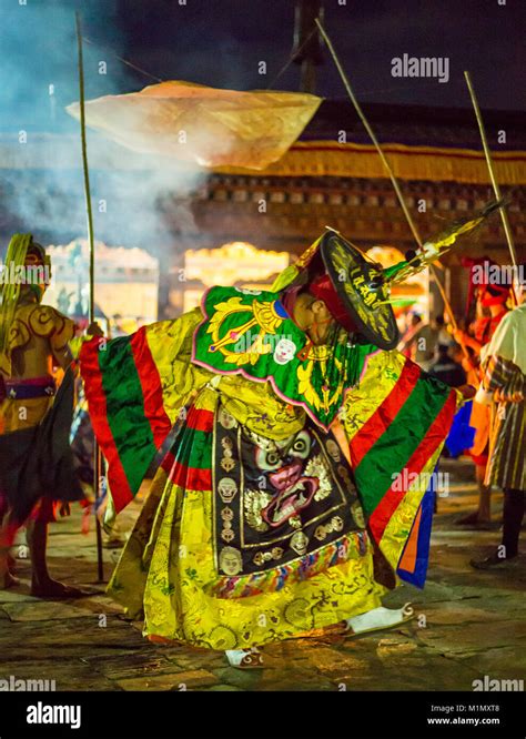 Bumthang Bhutan Jambay Lhakhang Drup Festival Dancer Stock Photo Alamy