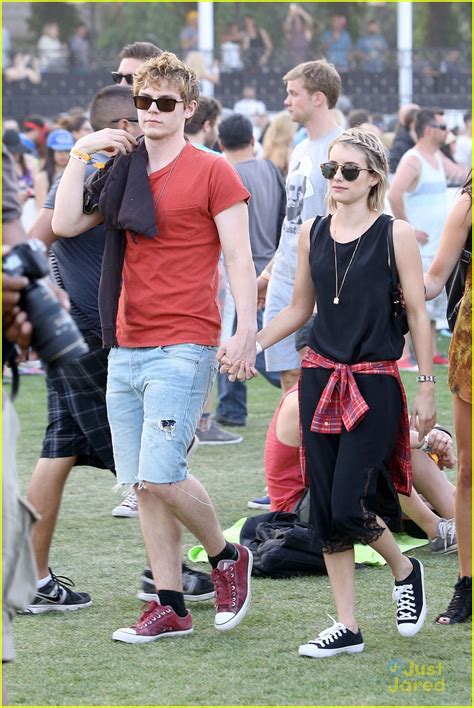 Emma Roberts Evan Peters Hold Hands At Coachella 2014 Photo 663057