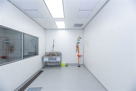 Modular Cleanroom Walls | ACH Engineering | Cleanroom Solutions