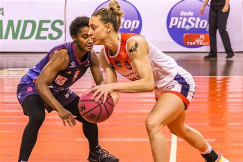 Basquete Feminino De Blumenau VENCE O Primeiro Jogo Dos Playoffs