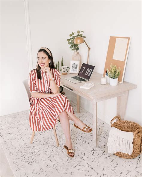 Carol Lifestyle Influencer On Instagram Ad Working From Home Is